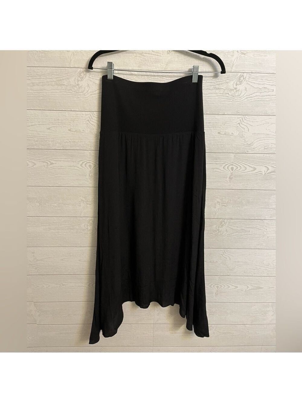 CABI Women’s Black Rayon High Low Skirt. Size XS